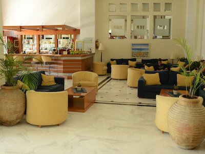 Blue_Sea_hotel_buitenaanzicht_Samos