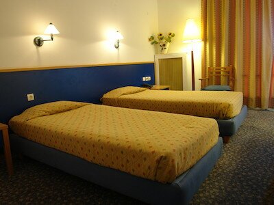 Blue_Sea_hotel_buitenaanzicht_Samos