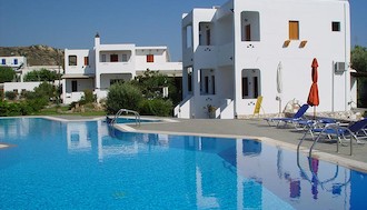 Angela_zwembad_Prinos_Reizen