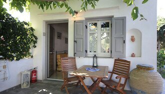 Myrto_bungalows_4_persoonsbungalow_veranda_prinosreizen
