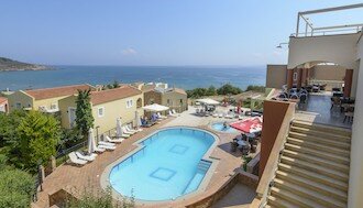 Seaview_Zwembad_uitzicht_Chios_Prinos_Reizen